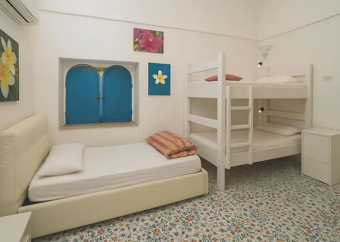 Για γυναίκες κοινόχρηστο δωμάτιο